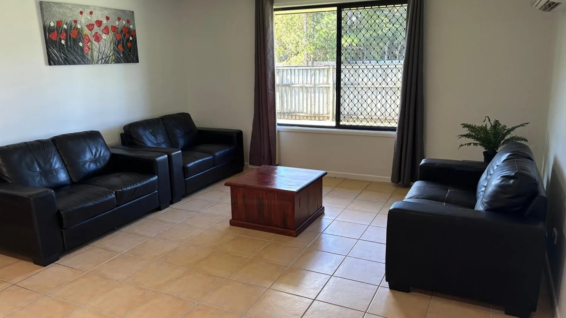 Holiday home Family Retreat In Caboolture Big House Villa