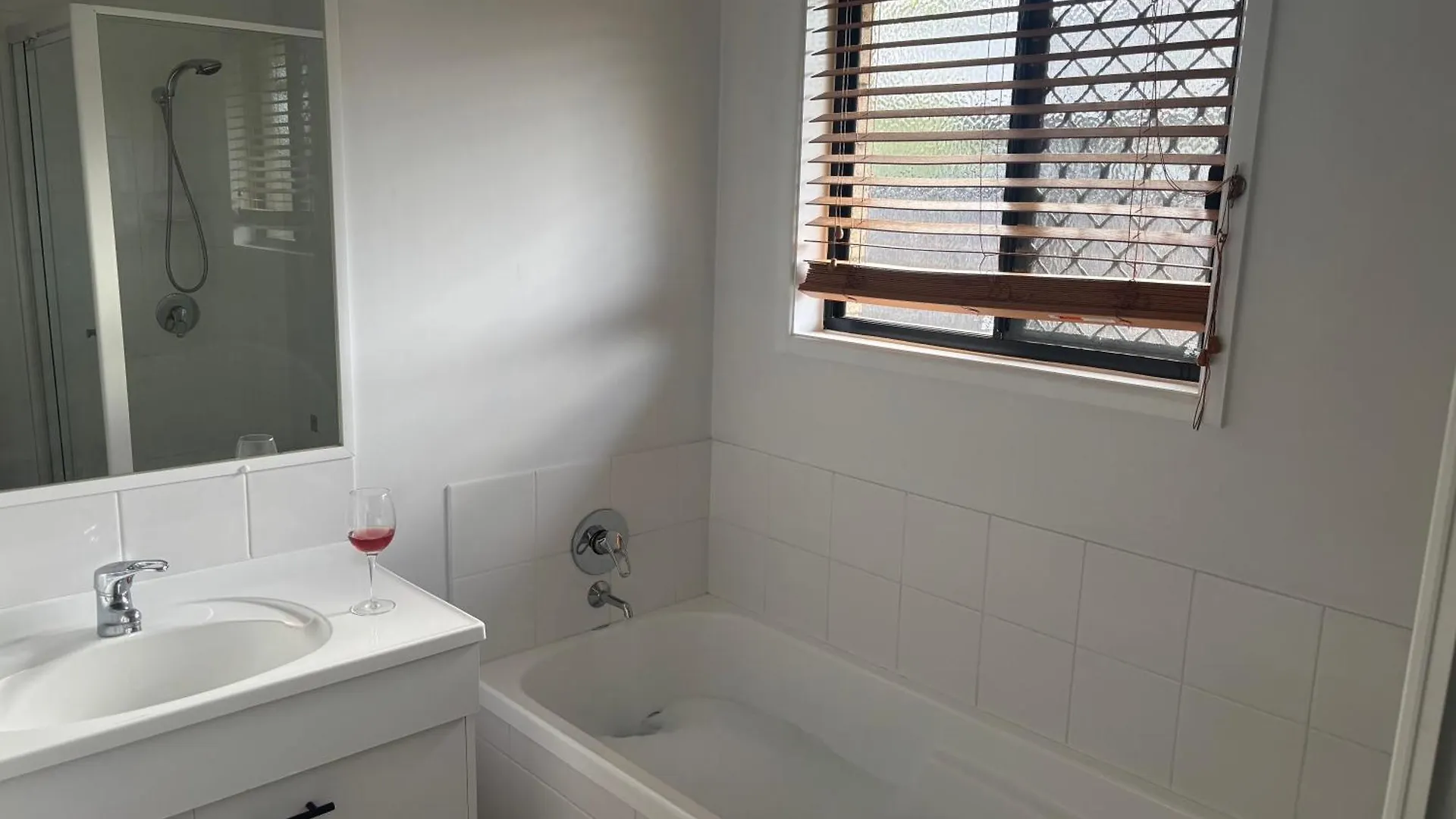 Family Retreat In Caboolture Big House Villa Holiday home